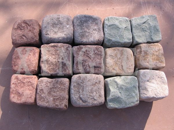 xl025 红砂岩　紫砂岩　绿砂岩　咖啡色砂岩小块石机滚